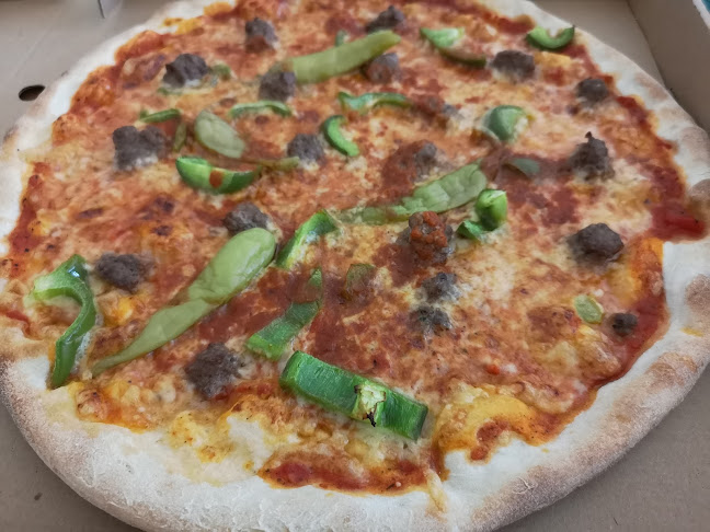 Pizzeria Capricciosa - Gastronomi och hotellverksamhet