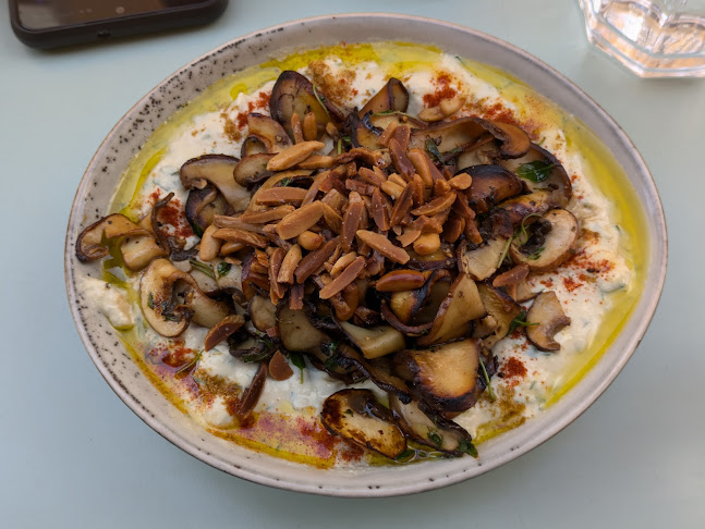 Mummus / Hummus & more - Gastronomi och hotellverksamhet