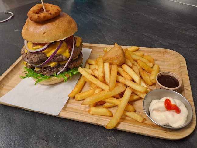 Town Mega Burger - Gastronomi och hotellverksamhet