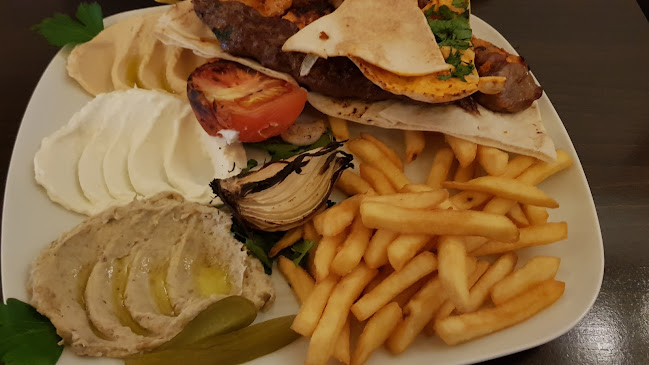 Libanon House - Gastronomi och hotellverksamhet