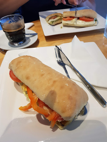 Opinii despre Cozy Corner Café în Göteborg - Gastronomi och hotellverksamhet