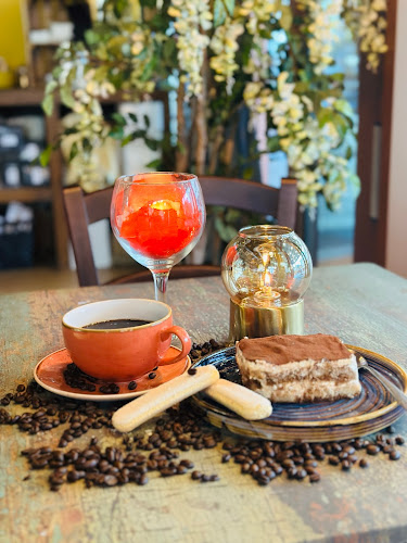 Luca & Toni - Gastronomi och hotellverksamhet