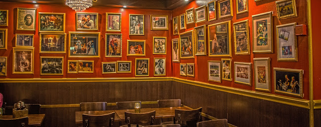 Stage Door - Göteborg