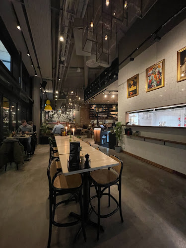 Bada Bing Atollen - Gastronomi och hotellverksamhet