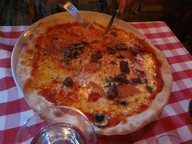 Mamma Mia - Gastronomi och hotellverksamhet