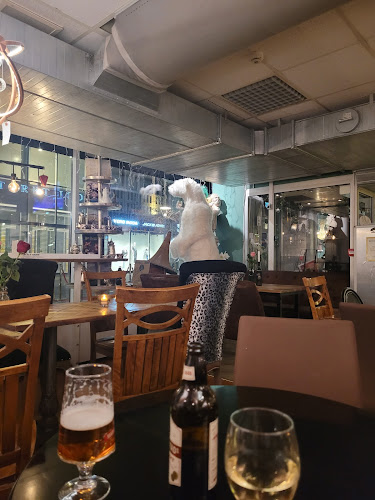 Comments and reviews of Global Living