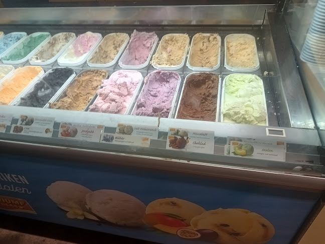 Opinii despre Triumf Glass & Godis în Västra Frölunda - Gastronomi och hotellverksamhet