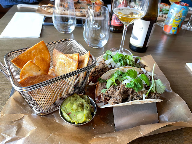 Brunnshög Pizzeria - Gastronomi och hotellverksamhet