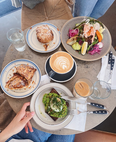 Café Pascal Phone number