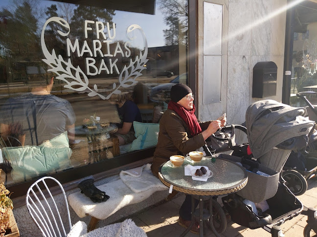 Fru Marias Bak Open Times