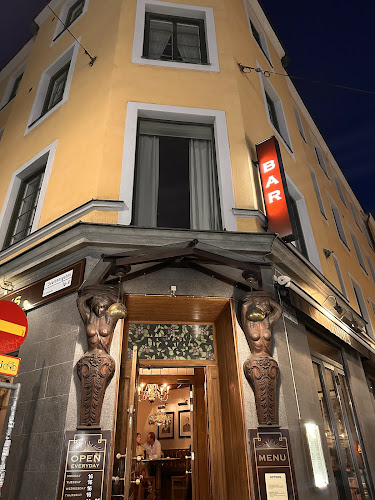 Tiffany's - Gastronomi och hotellverksamhet