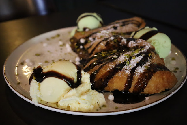 Kvarterskrogen La Pizza på Klockartorpet i Västerås - Gastronomi och hotellverksamhet