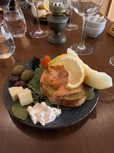 Resturang Ros - Gastronomi och hotellverksamhet