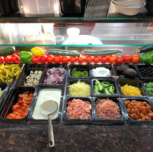 La piazza Phone number