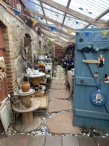 Comentarii opinii despre Tunnbygårdens "Gömda Skatter"