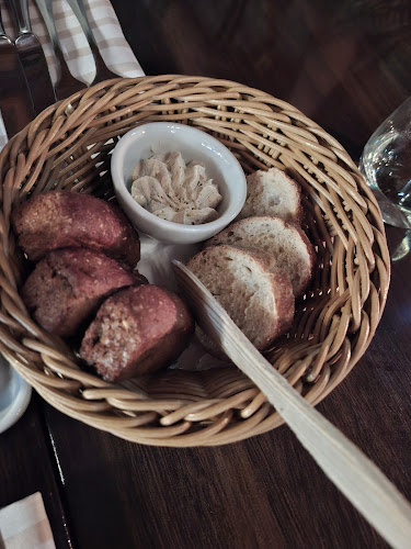 Ardbeg Embassy - Gastronomi och hotellverksamhet