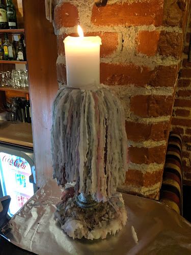 New Delhi - Gastronomi och hotellverksamhet