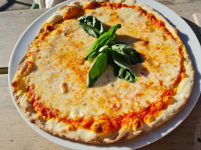 La Rossa (fd LaPizza Laröd ) - Gastronomi och hotellverksamhet