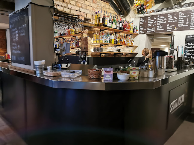 Cousteau Festlokal - Gastronomi och hotellverksamhet