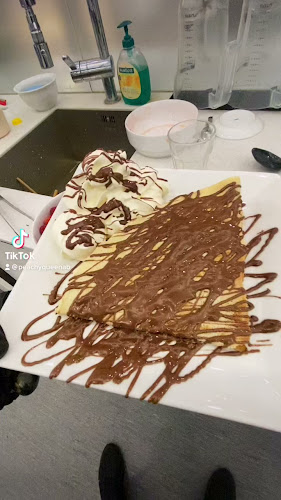 Peachy Queen - Gastronomi och hotellverksamhet