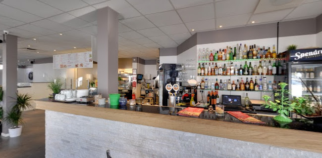 Mangos Bar & Kök Open Times