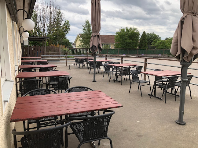 Pizza House - Gastronomi och hotellverksamhet