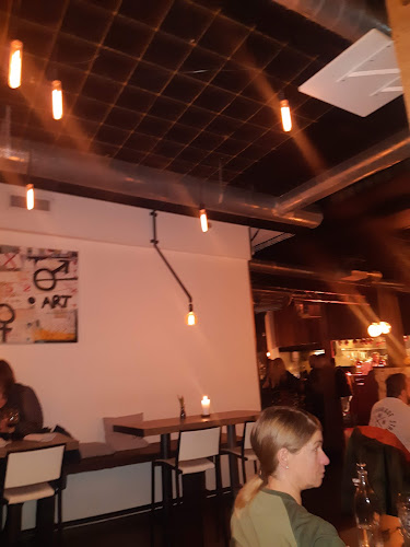 Comments and reviews of Republiken