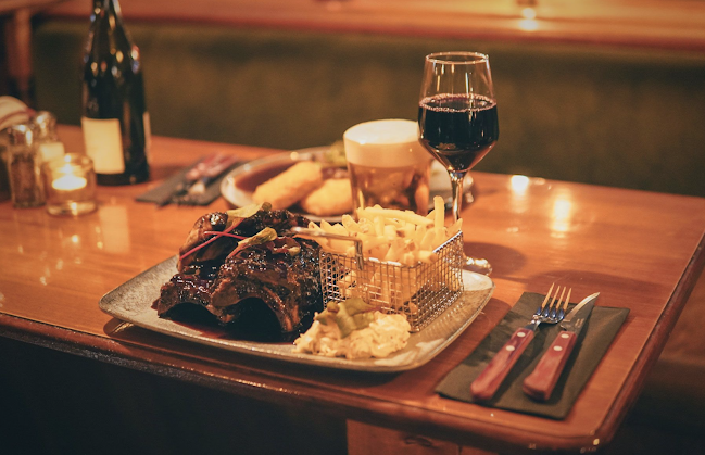 Opinii despre The Red Lion în Göteborg - Gastronomi och hotellverksamhet