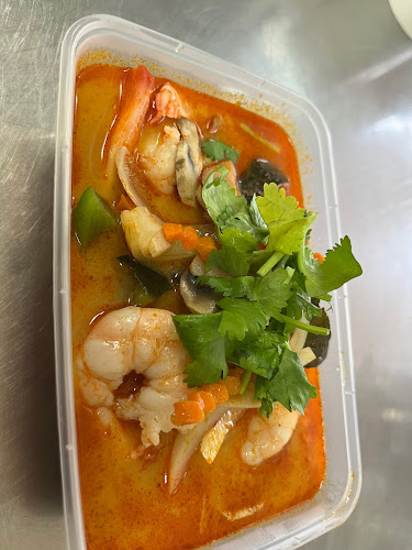 Krua Charoen - Gastronomi och hotellverksamhet