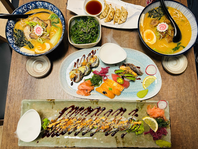 Opinii despre Aki Sushi & Ramen och poke bowl în Västerås - Gastronomi och hotellverksamhet