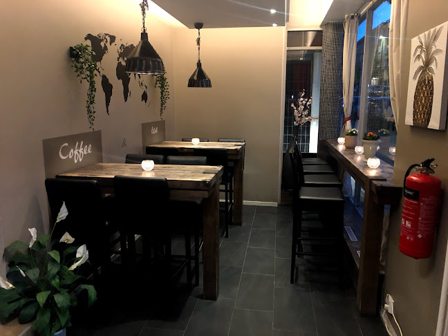 Opinii despre The Roundabout Cafe & Bistro în Enköping - Gastronomi och hotellverksamhet