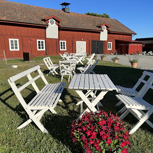 Landsberga Gårdsbutik & café - Gastronomi och hotellverksamhet