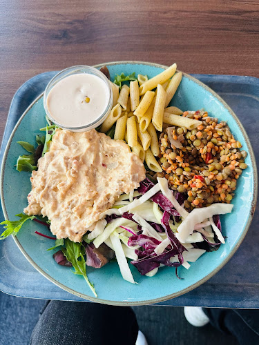 Waynes Coffee - Gastronomi och hotellverksamhet