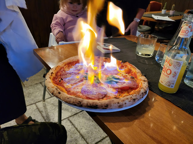 Opinii despre Vingårdens Bar & Bistro în Sjöbo - Gastronomi och hotellverksamhet