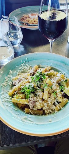 Bron Kök & Bar - Gastronomi och hotellverksamhet