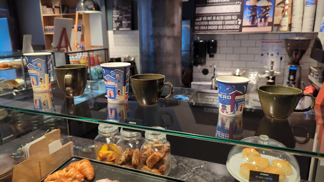 Caff Nero - Gastronomi och hotellverksamhet