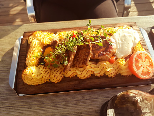 Timeout Grill & Sportsbar - Gastronomi och hotellverksamhet