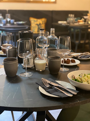 Opinii despre The Peacock în Trelleborg - Gastronomi och hotellverksamhet