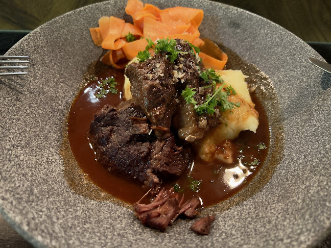 Black Bird - Gastronomi och hotellverksamhet