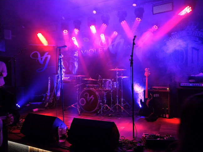 Harry B James - Gastronomi och hotellverksamhet