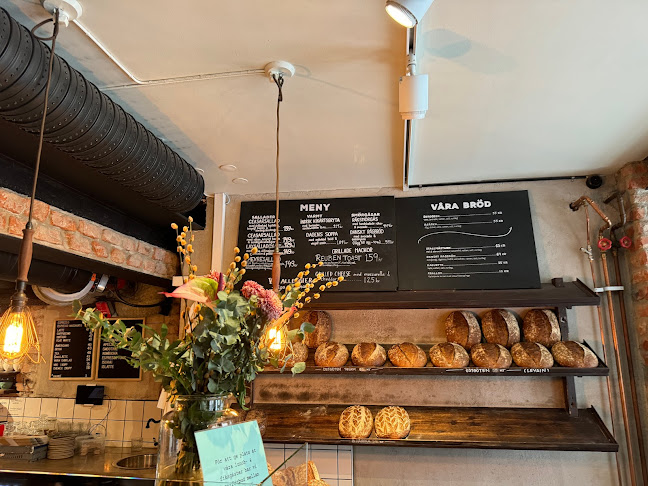 Opinii despre Simons Rosteri & Bageri în Linköping - Gastronomi och hotellverksamhet