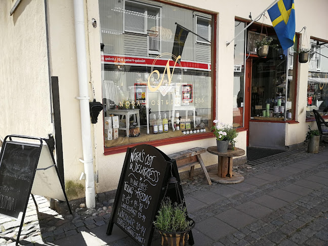 Nora's Ost & Delikatess - Gastronomi och hotellverksamhet