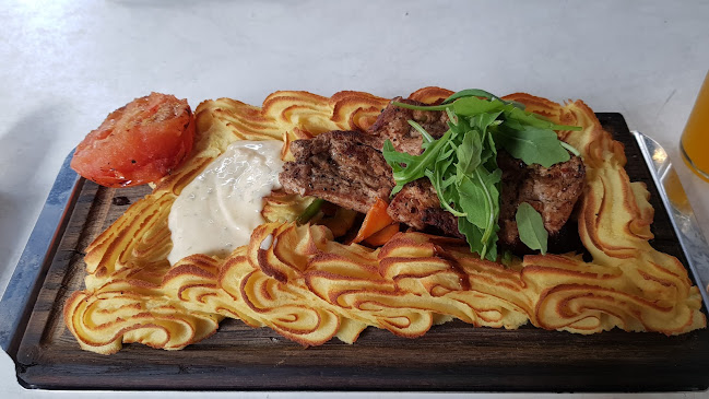 Aqua dinner & drinks - Gastronomi och hotellverksamhet