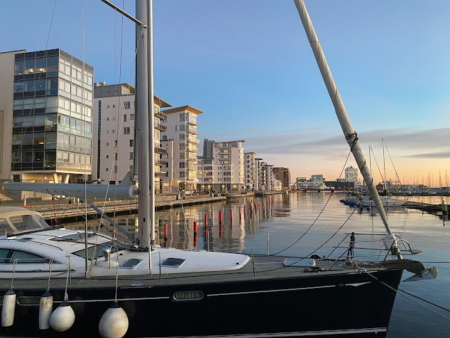 Roy's Mat o Bar - Gastronomi och hotellverksamhet