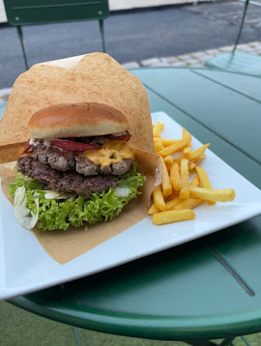 Jan's Pasta & Pizza Grill - Gastronomi och hotellverksamhet