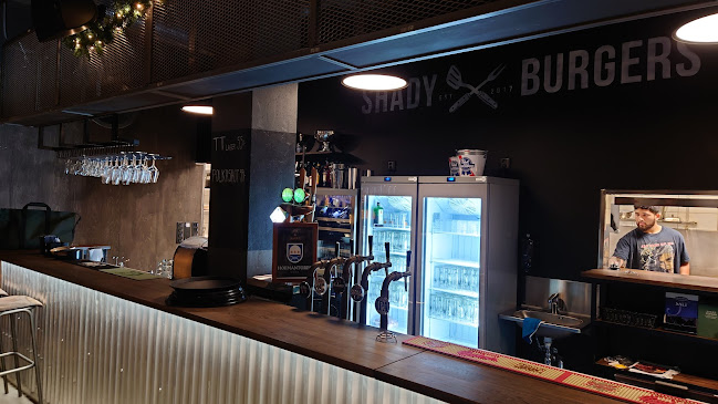 Opinii despre Shady Burgers Växjö în Växjö - Gastronomi och hotellverksamhet
