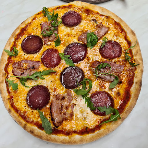 Nyköpings Pizza Center-Pizza, grill, pasta, hamburgare och sallad - Nyköping