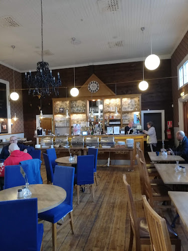 Opinii despre KJ:s Café och restaurang în Ronneby - Gastronomi och hotellverksamhet
