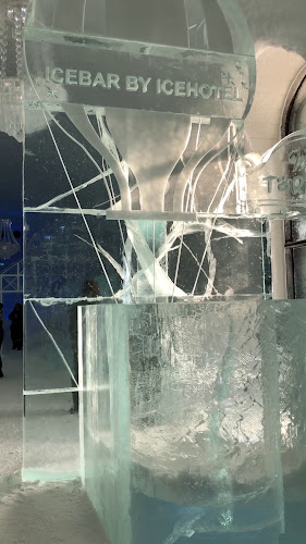 ICEHOTEL Restaurant - Gastronomi och hotellverksamhet