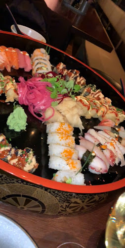 Tezukuri Sushi - Gastronomi och hotellverksamhet